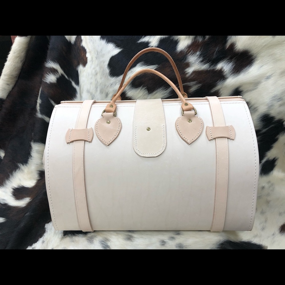 Cowhide duffle - Picture 3 of 15
